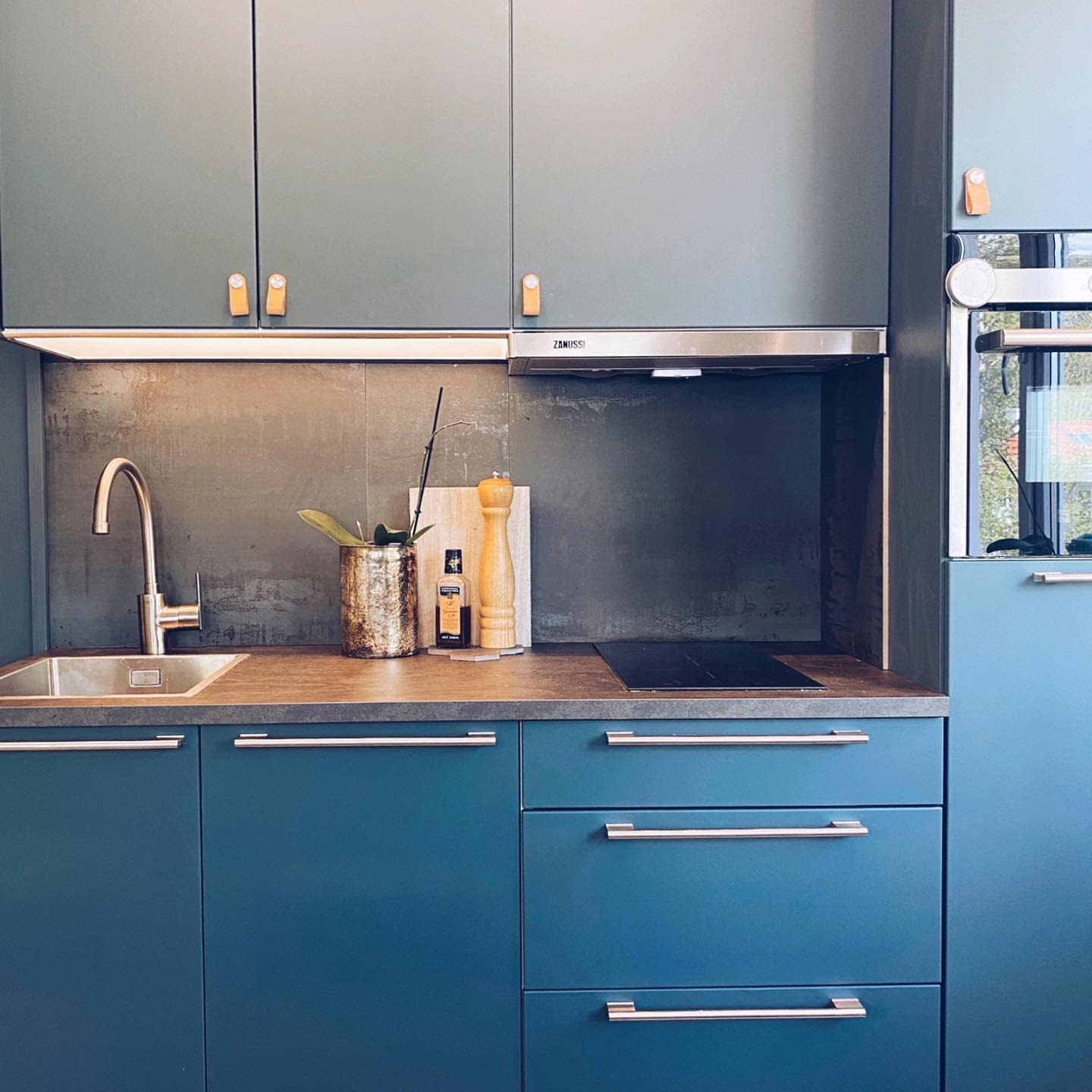 modern blue kitchen 
