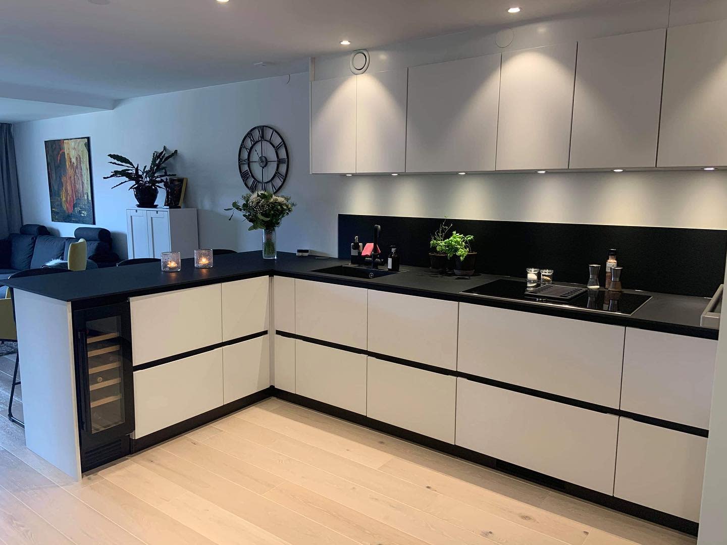 contemporary white and black kitchen 