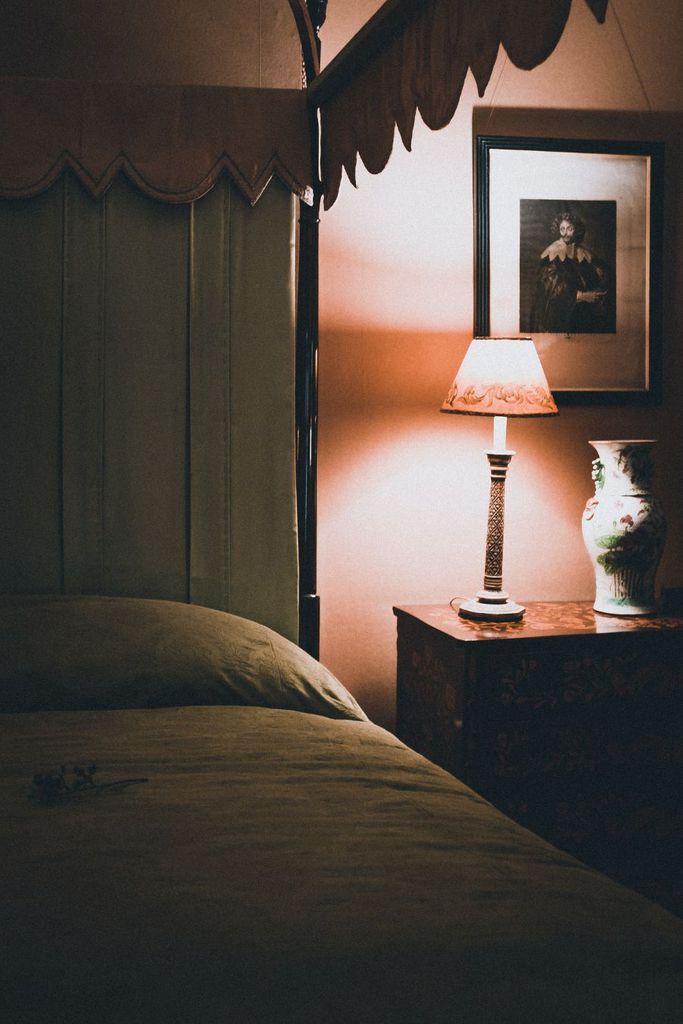 vintage decor bedroom 