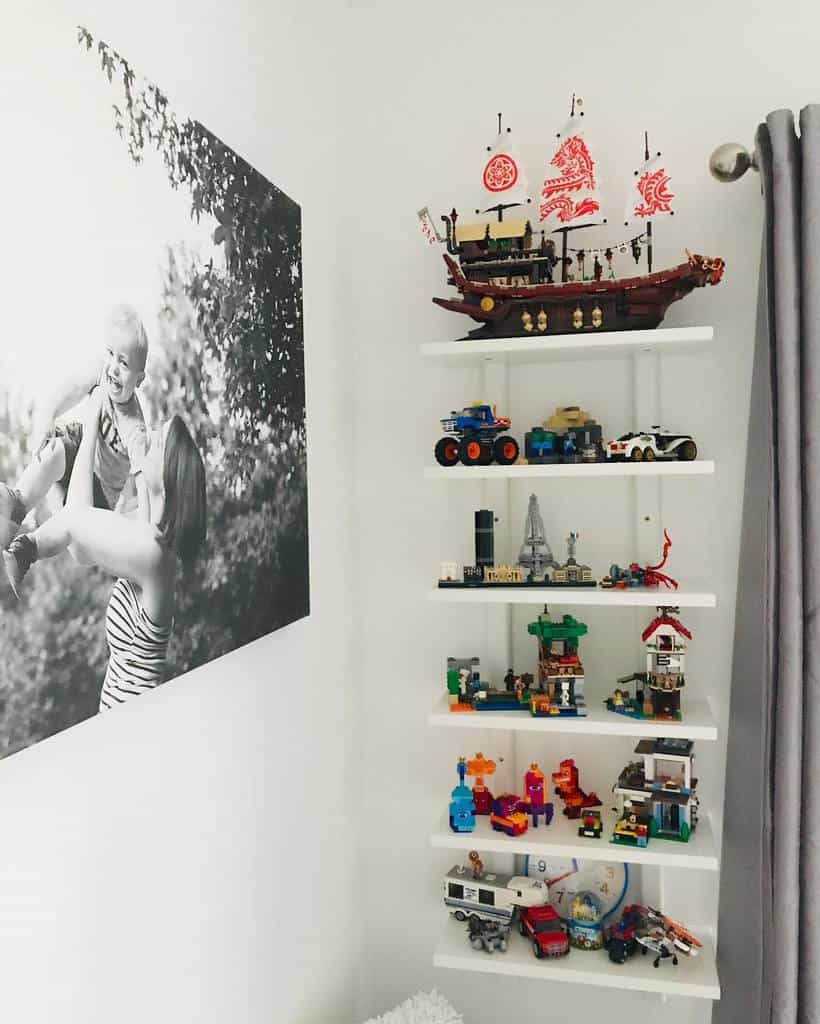 kids wall shelf with lego 
