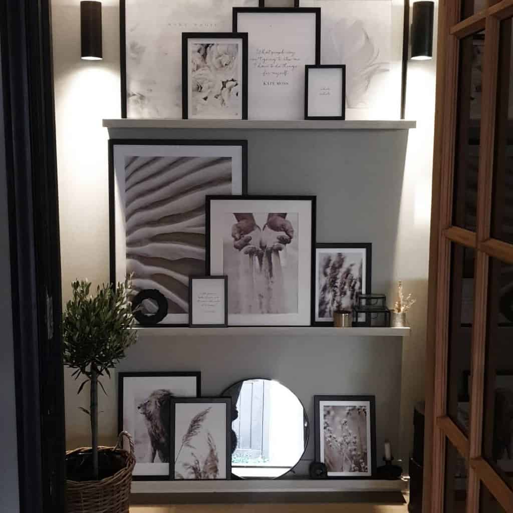 living room wall mounted shelf
