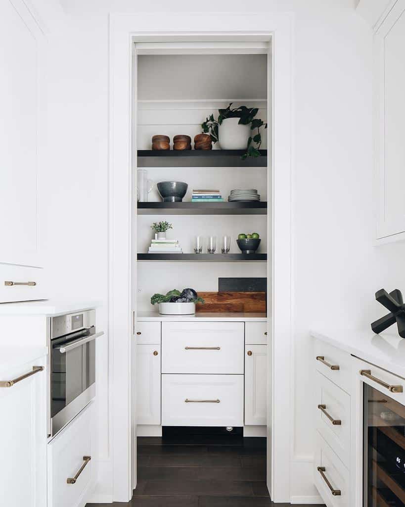 small butler's pantry white kitchen