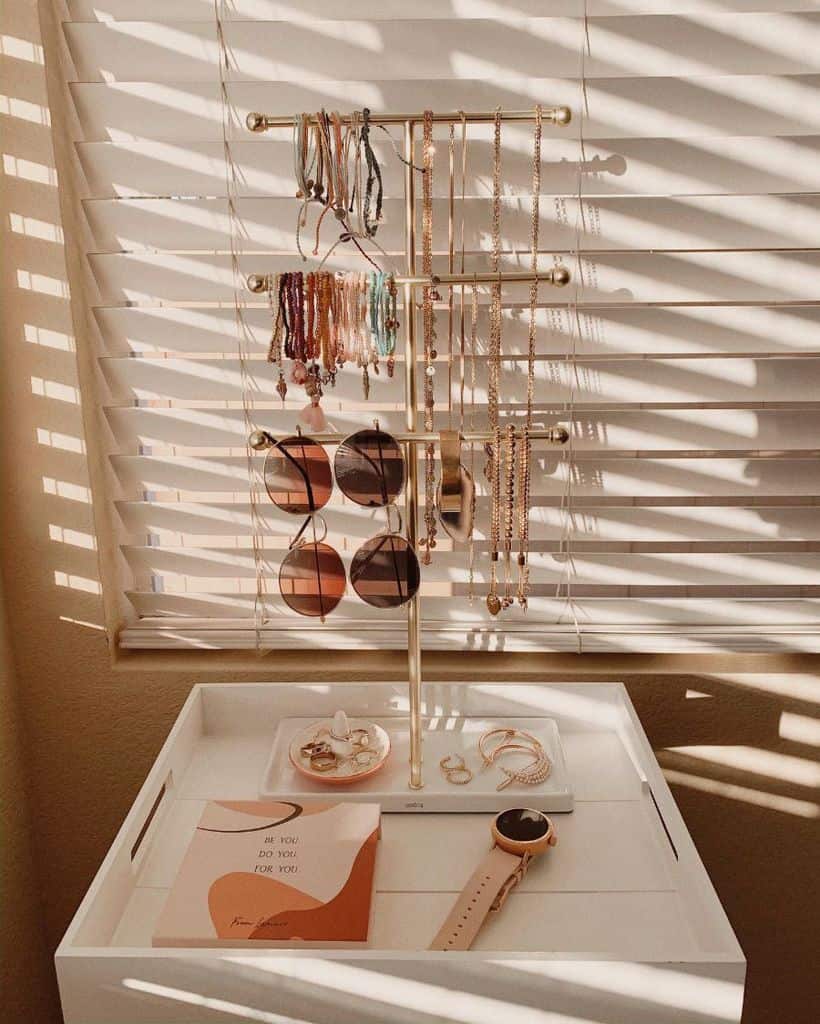 accessory rack for jewelry