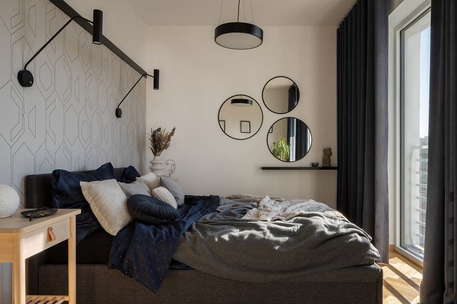 stylish-bedroom-with-mirror