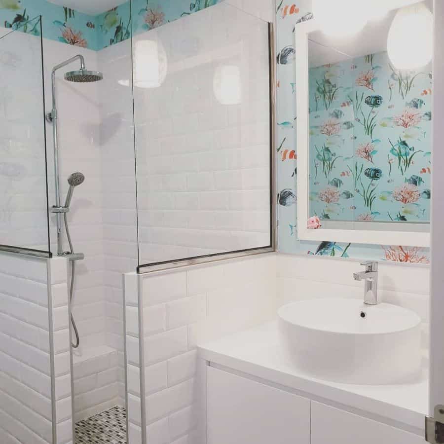 floral wallpaper simple bathroom 
